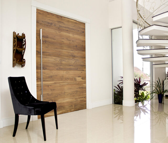 Porta Pivotante – PM630